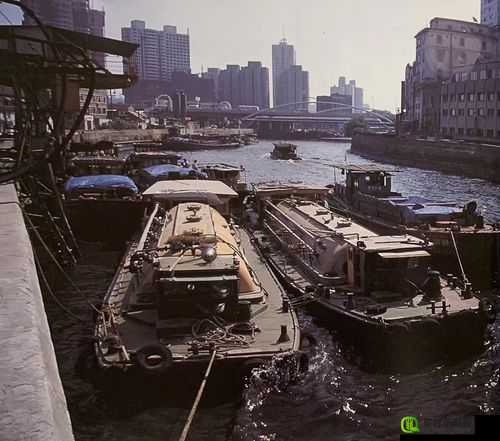 老卫把船开到河中心去：一段充满未知与挑战的航程